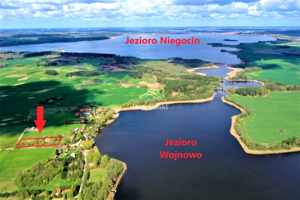 Działka nad jeziorem