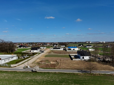 Działka przy lesie