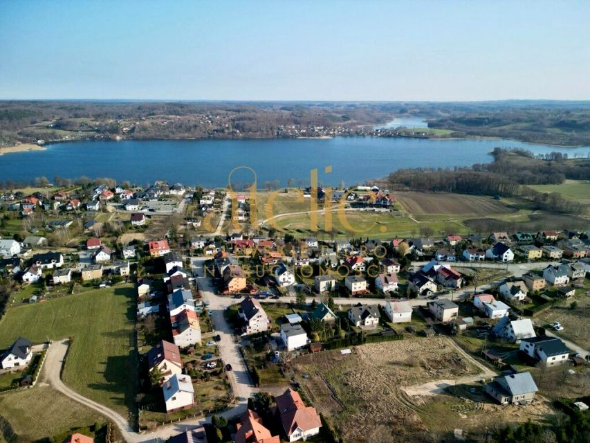 Działka nad jeziorem