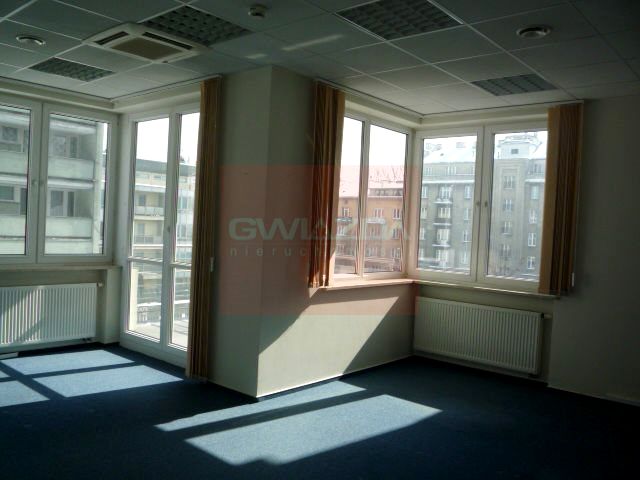 Budynek użytkowy Warszawa