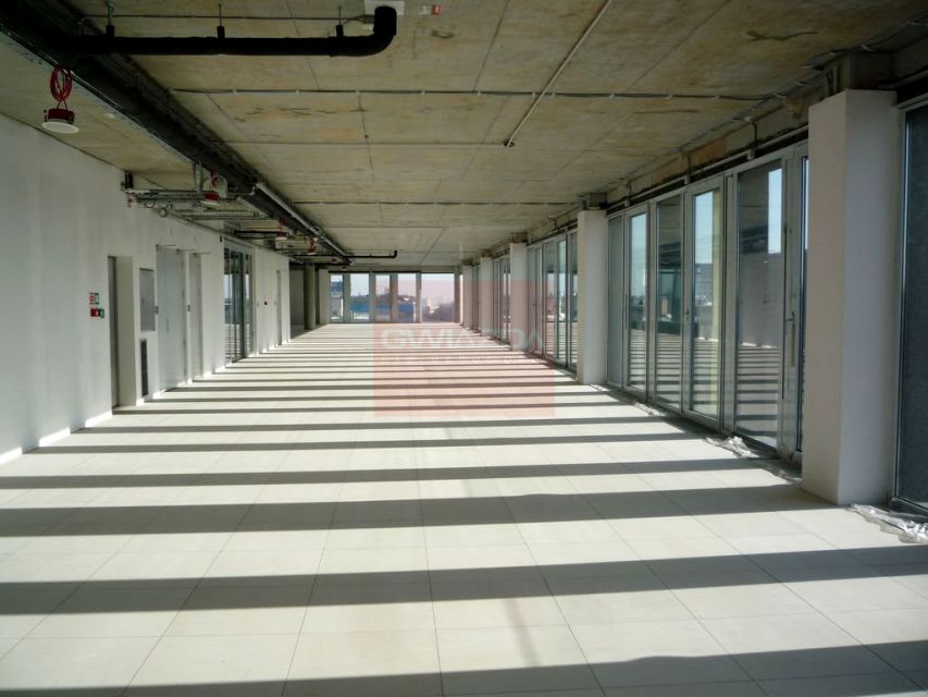 Budynek użytkowy Warszawa