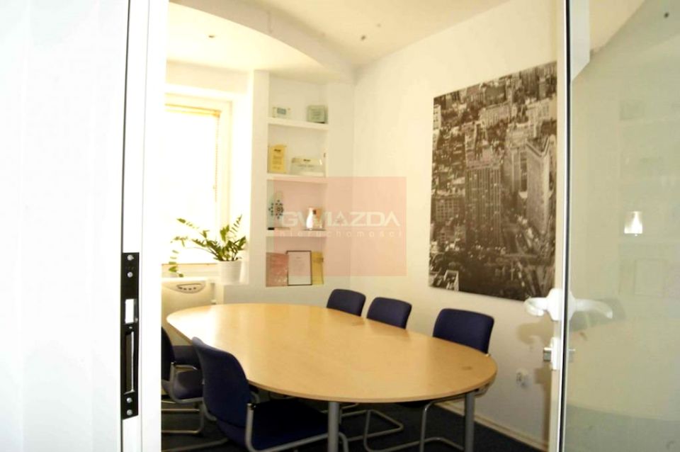 Budynek użytkowy Warszawa