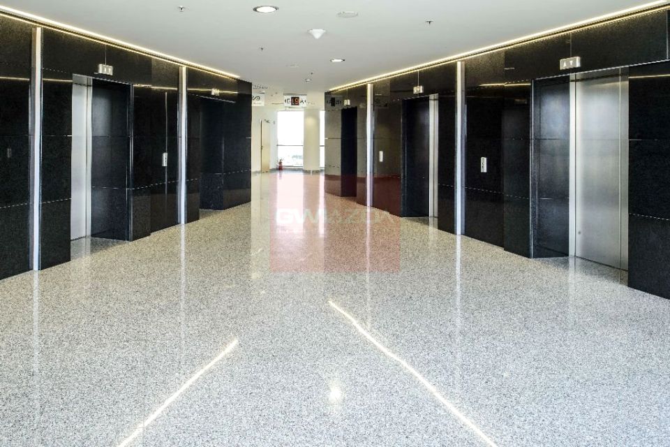 Budynek użytkowy Warszawa