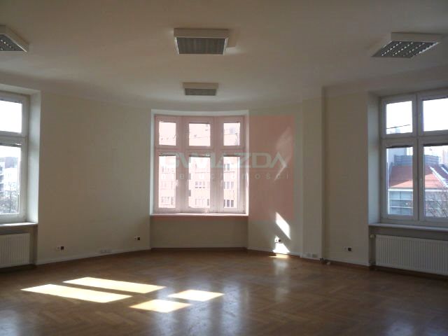 Budynek użytkowy Warszawa