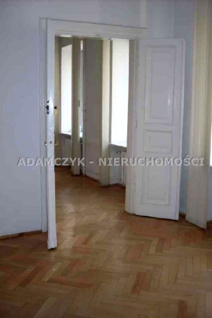 Budynek użytkowy Warszawa