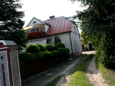 Dom Kuźnica Trzcińska