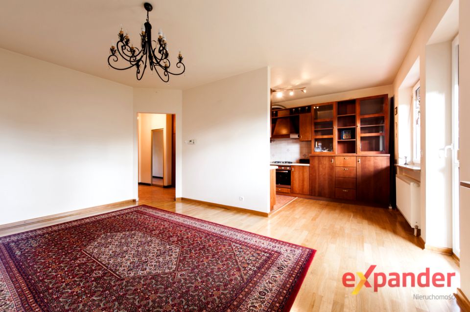 Mieszkanie blok mieszkalny przy lesie