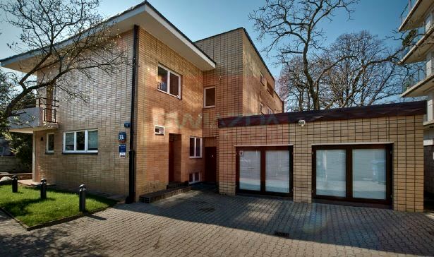 Budynek użytkowy Warszawa