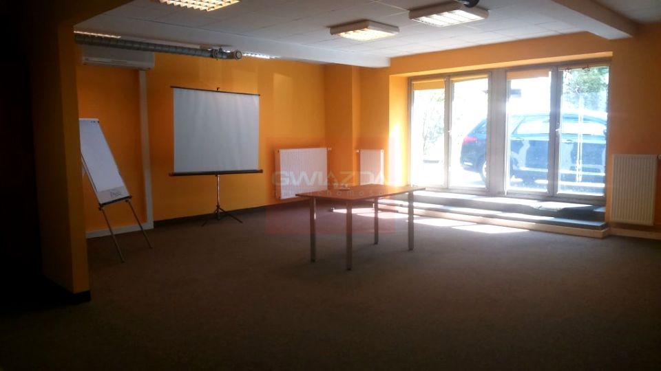 Budynek użytkowy Warszawa