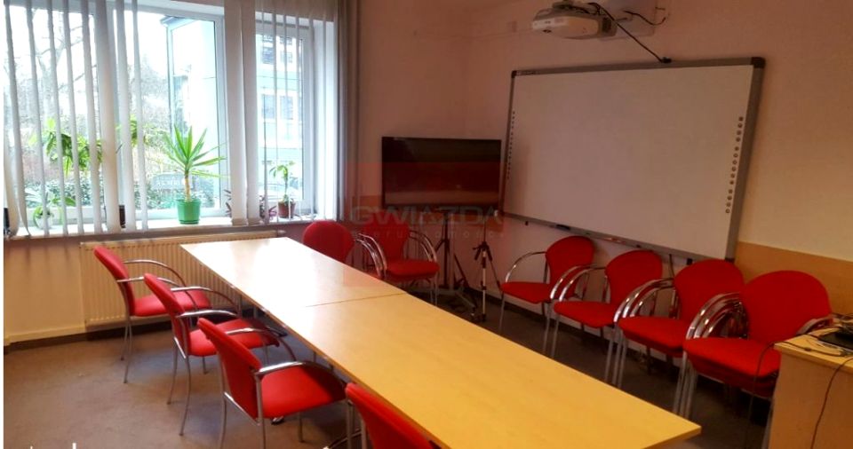 Budynek użytkowy Warszawa