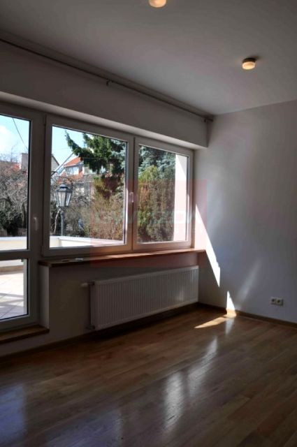 Budynek użytkowy Warszawa