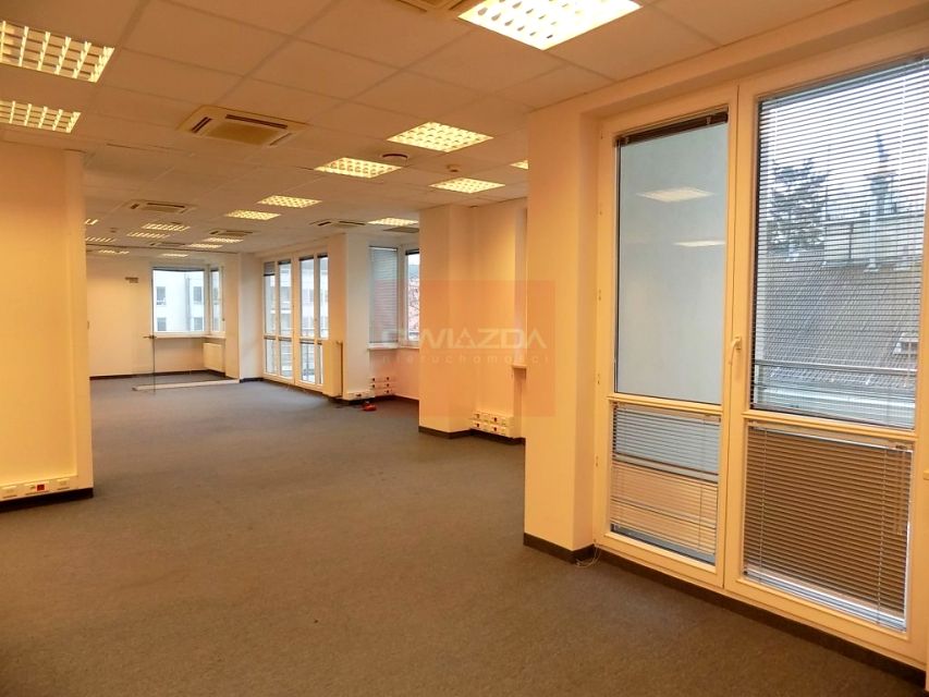 Budynek użytkowy Warszawa