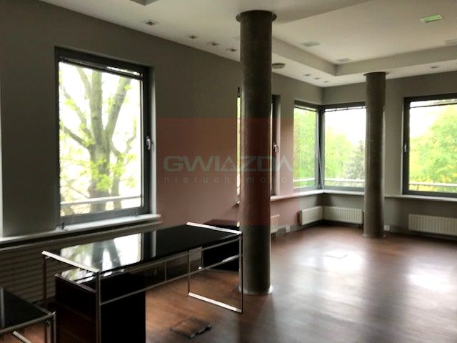 Budynek użytkowy Warszawa