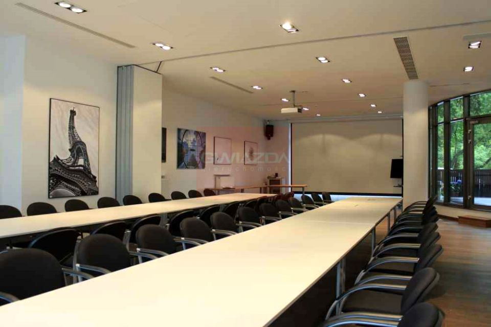 Budynek użytkowy Warszawa