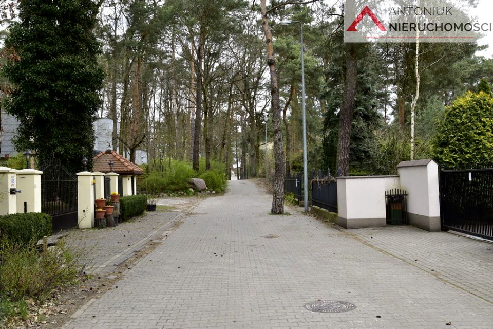 Działka budowlana Łomianki