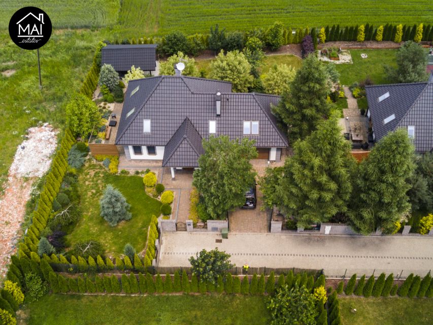 Dom Iwanowice Dworskie