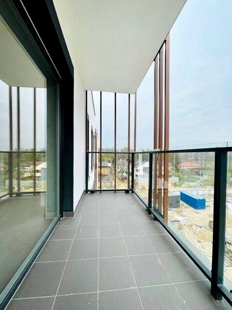 Mieszkanie blok mieszkalny przy lesie