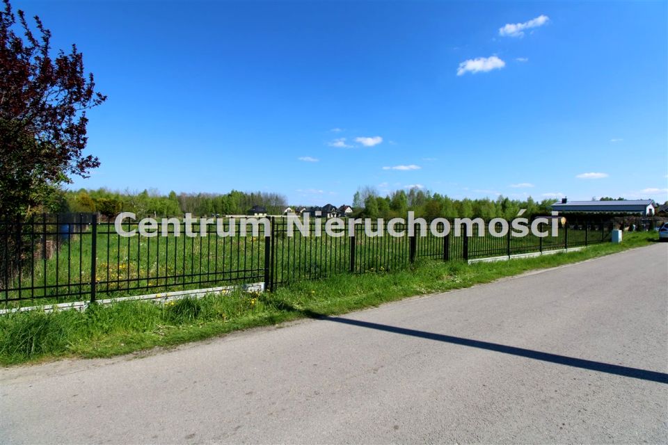 Pusta działka Konradów