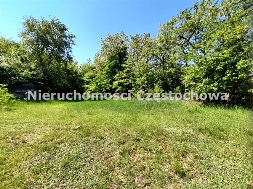 Zabudowana działka Hutka