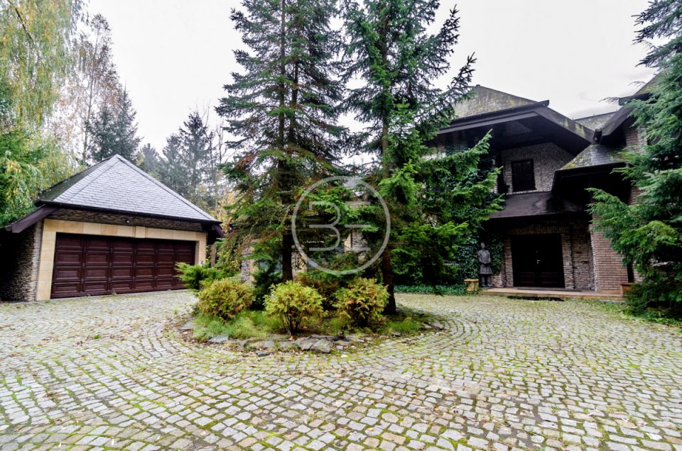 Dom Ustanów