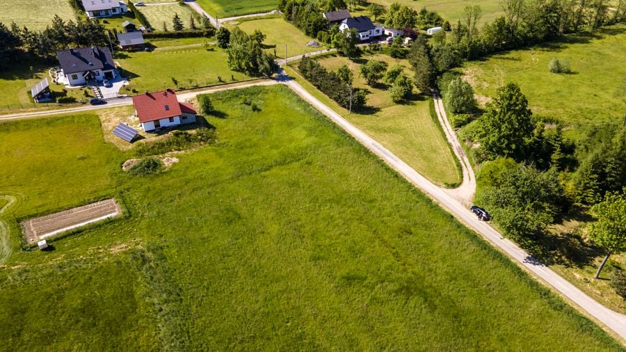 Działka przy lesie