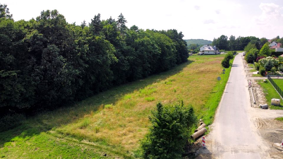 Działka przy lesie