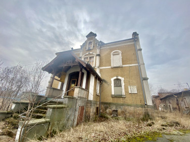 Usługowy nad rzeką