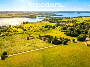 Działka nad jeziorem