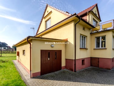 Dom z garażem