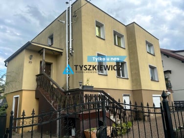 Dom z garażem