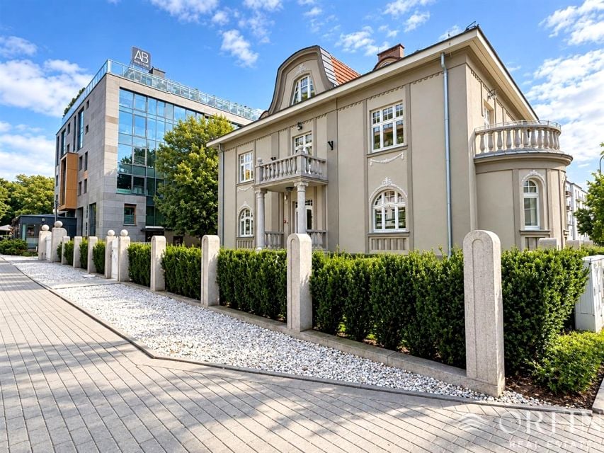 Haus, 667 m²
