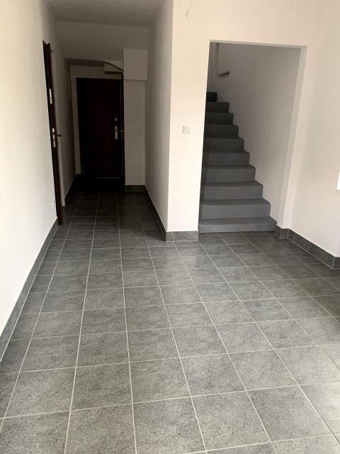 Budynek Użytkowy, Aleja Niepodległości