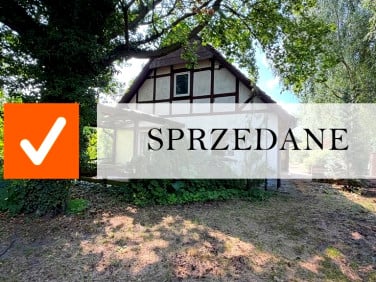 Dom z balkonem