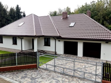 Dom z garażem