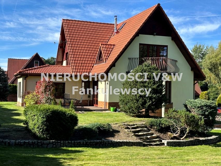 Sprzedam Dom Jelenia Góra - 297,86 m²