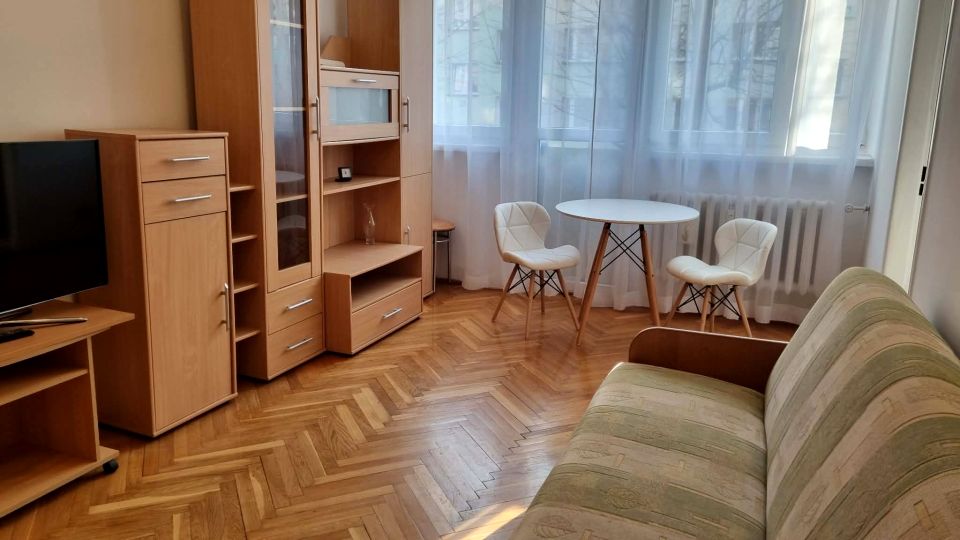 Mieszkanie blok mieszkalny przy lesie