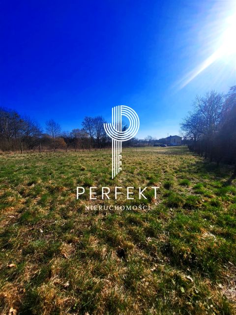 Pusta działka Banie