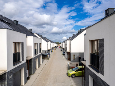 Dom Księginice sprzedaż