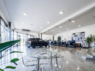 Budynek użytkowy Marki