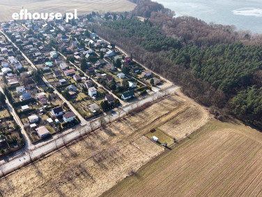 Działka nad jeziorem