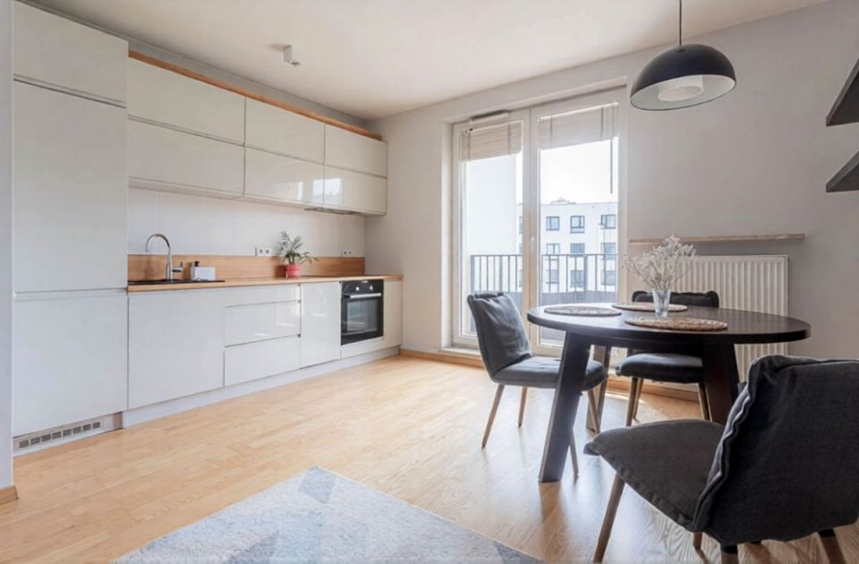 Mieszkanie blok mieszkalny przy lesie