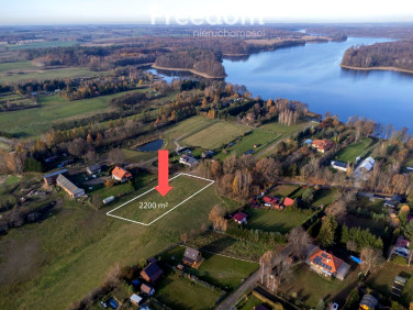 Działka nad jeziorem