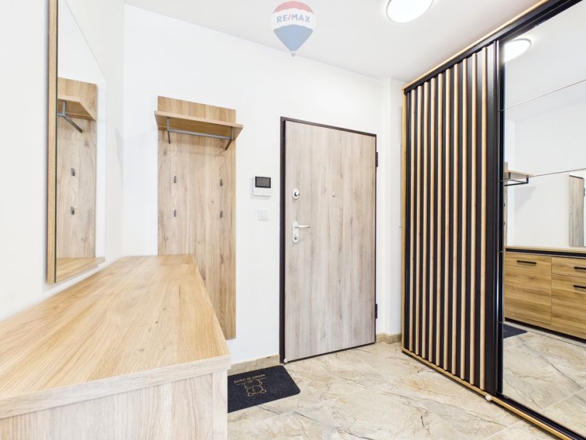 Mieszkanie blok mieszkalny nad jeziorem