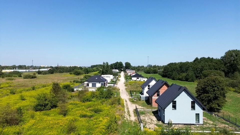 Działka przy lesie