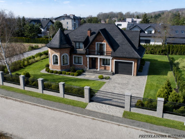 Dom z parkingiem