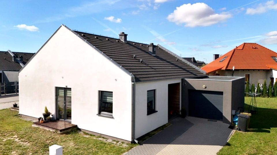 Dom z garażem