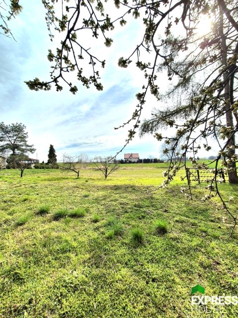 Działka budowlana Czernica