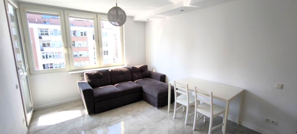 Mieszkanie blok mieszkalny Warszawa