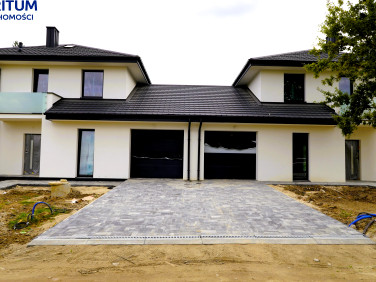 Dom z parkingiem