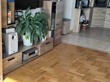 Mieszkanie blok mieszkalny nad rzeką